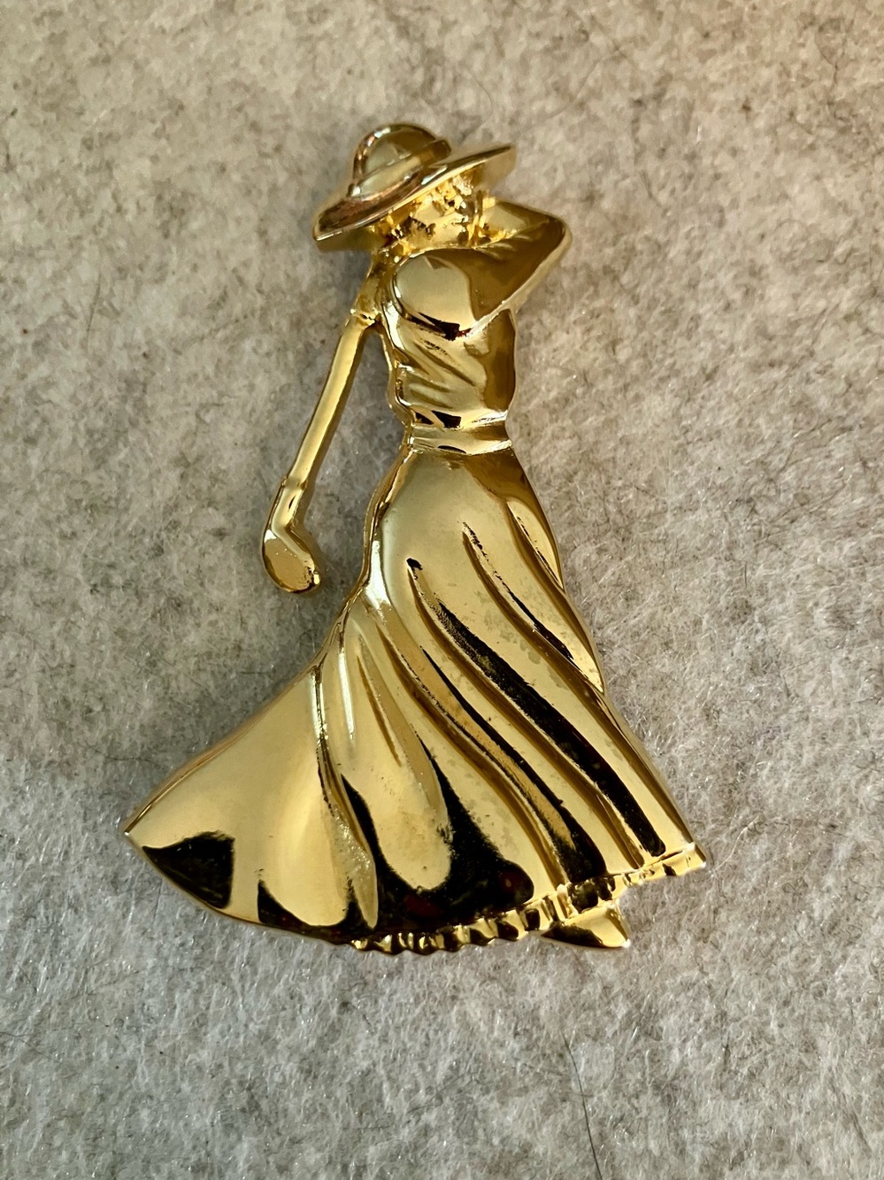 Lady Golfer Gold Tone Vintage Brooch